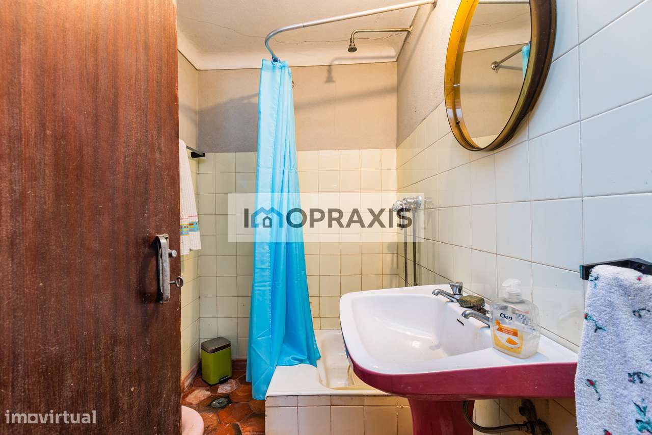 Moradia para reabilitação e terreno em Pedreiras, Porto de Mós-9