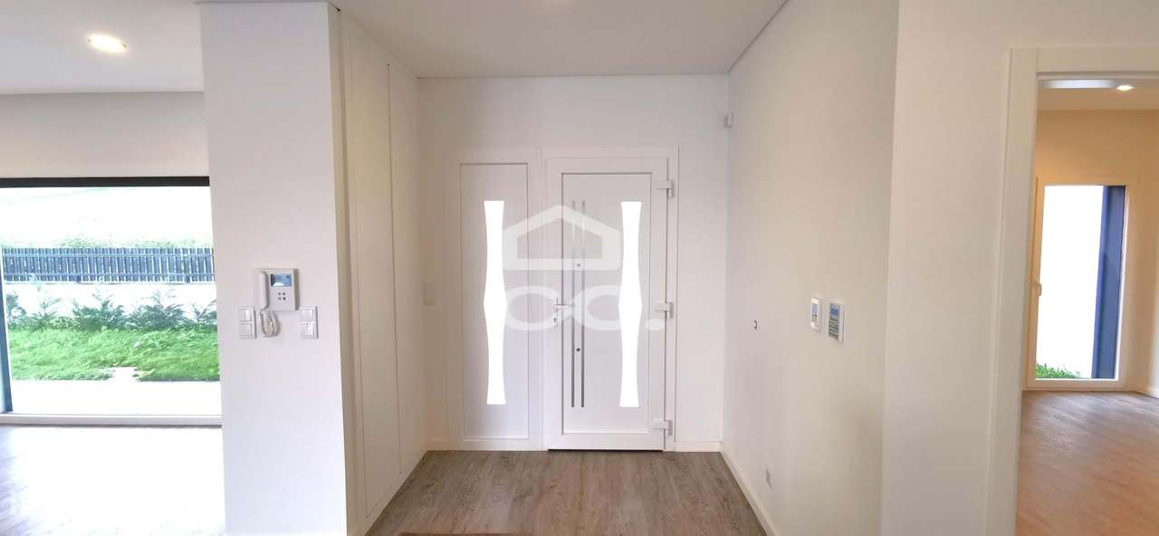 Moradia T5 - Bairro Paradela - Santo António Cavaleiros - Grande imagem: 5/58