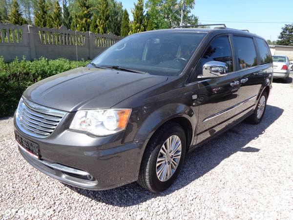 Chrysler Town & Country 3.6 Limited - 1