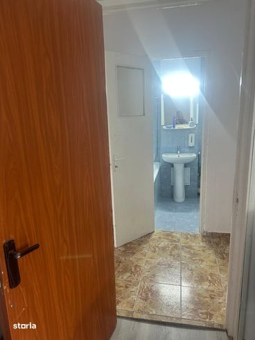 Apartament 3 camere, decomandat.Metrou Aparatori Patriei.-5