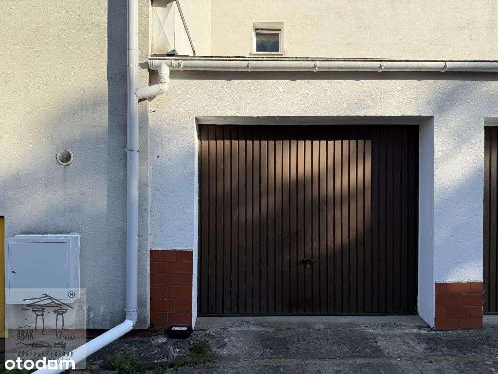 3 pokojowe Literacka , osobna kuchnia duży balkon , piwnica , garaż-13