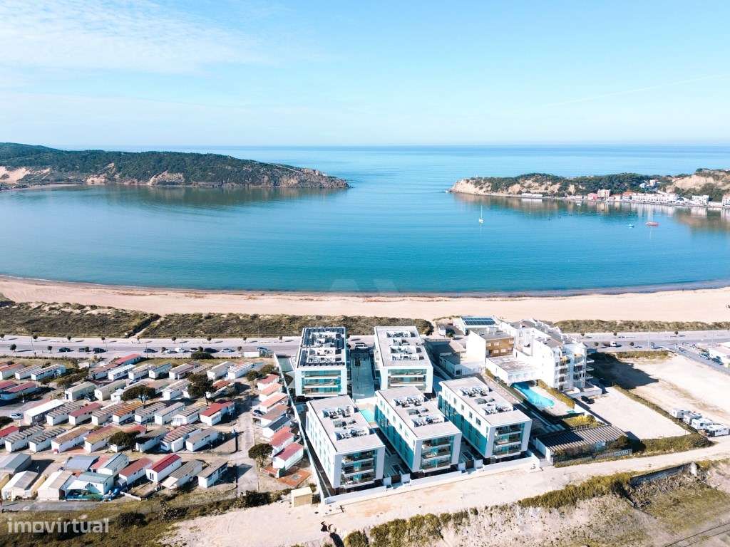 Apartamento T1 com varanda em São Martinho do Porto - Grande imagem: 2/36