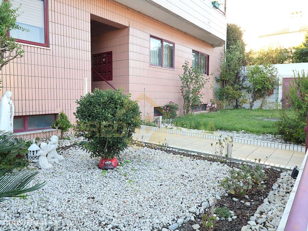 Apartamento T2 S. Félix da Marinha em condominio fechado-28