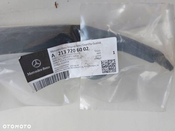 MERCEDES E 213 USZCZELKA DRZWI PRAWY PRZÓD 2137206002 ORYGINAŁ - 2