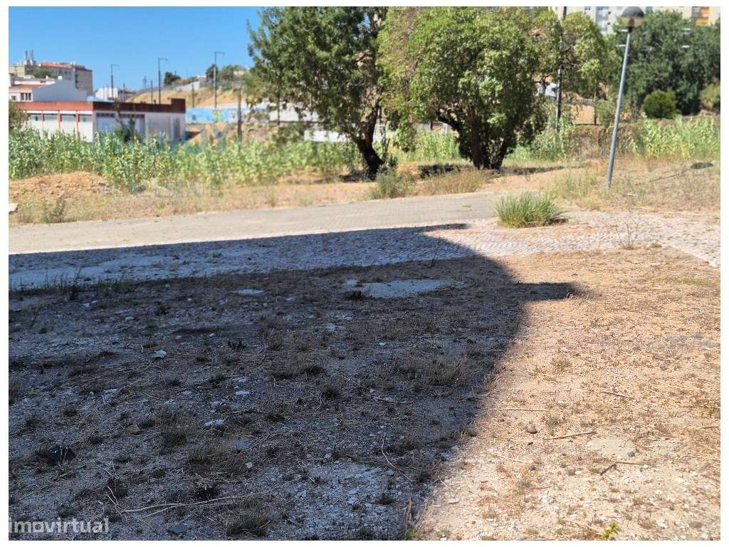 Terreno com Projeto Aprovado na Amadora - Grande imagem: 5/12
