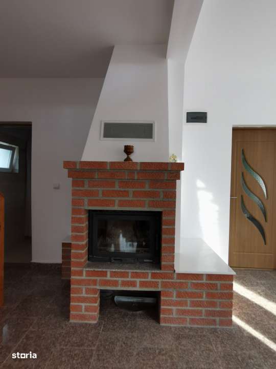 Casa individuala, complet renovata, pe Valea Draganului!-16