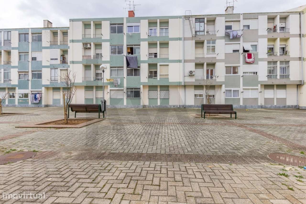 Apartamento T1 com Arrecadação na Moita-12