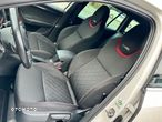 Skoda Octavia Combi 2.0 TDI DSG RS - 25