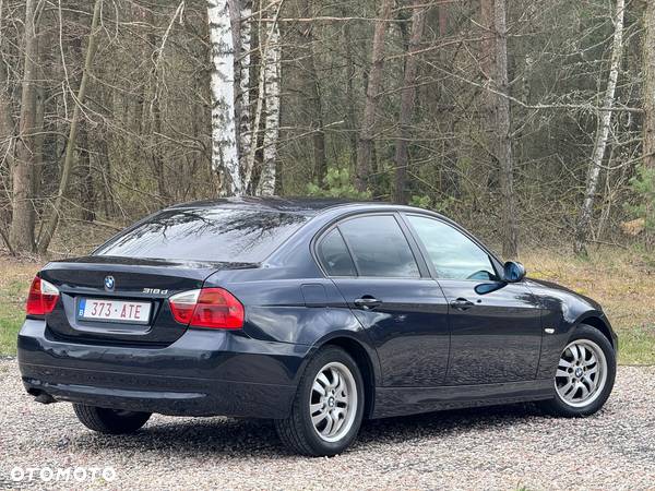 BMW Seria 3 318d - 4