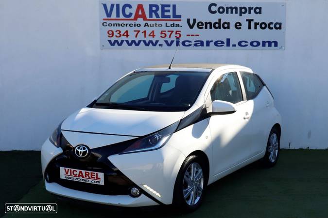 Toyota Aygo 1.0 X-Play Plus+X-Touch+TSS - 1