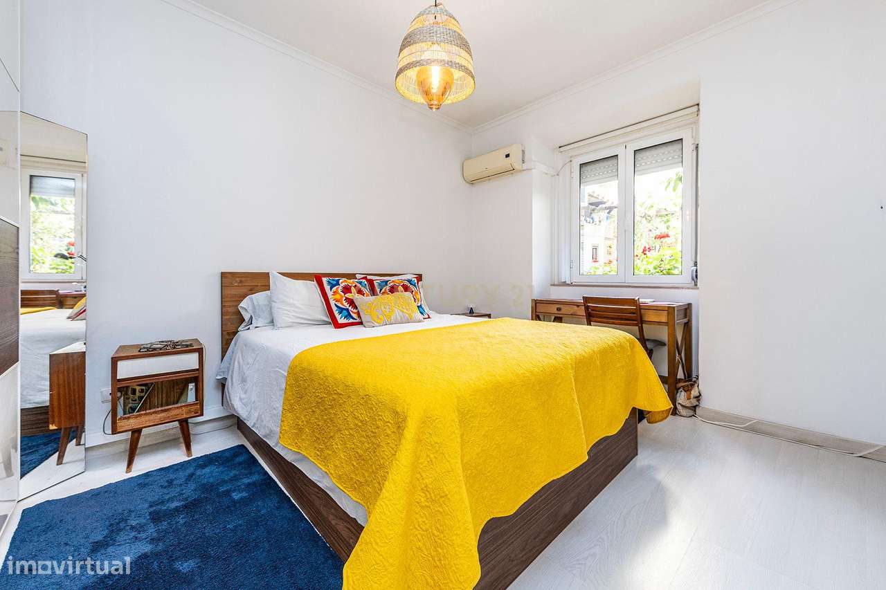 Apartamento T2 na Estrada das Laranjeiras com logradouro-16