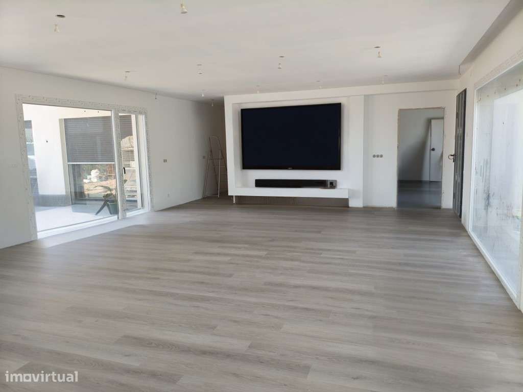 MORADIA T4 TÉRREA A ESTREAR - CASAIS DOS BRITOS - AZAMBUJA-15