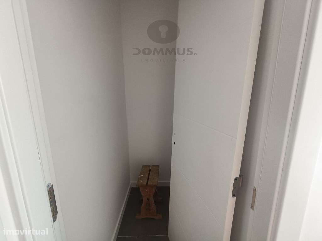 Apartamento T2 Totalmente Remodelado no Cacém-4