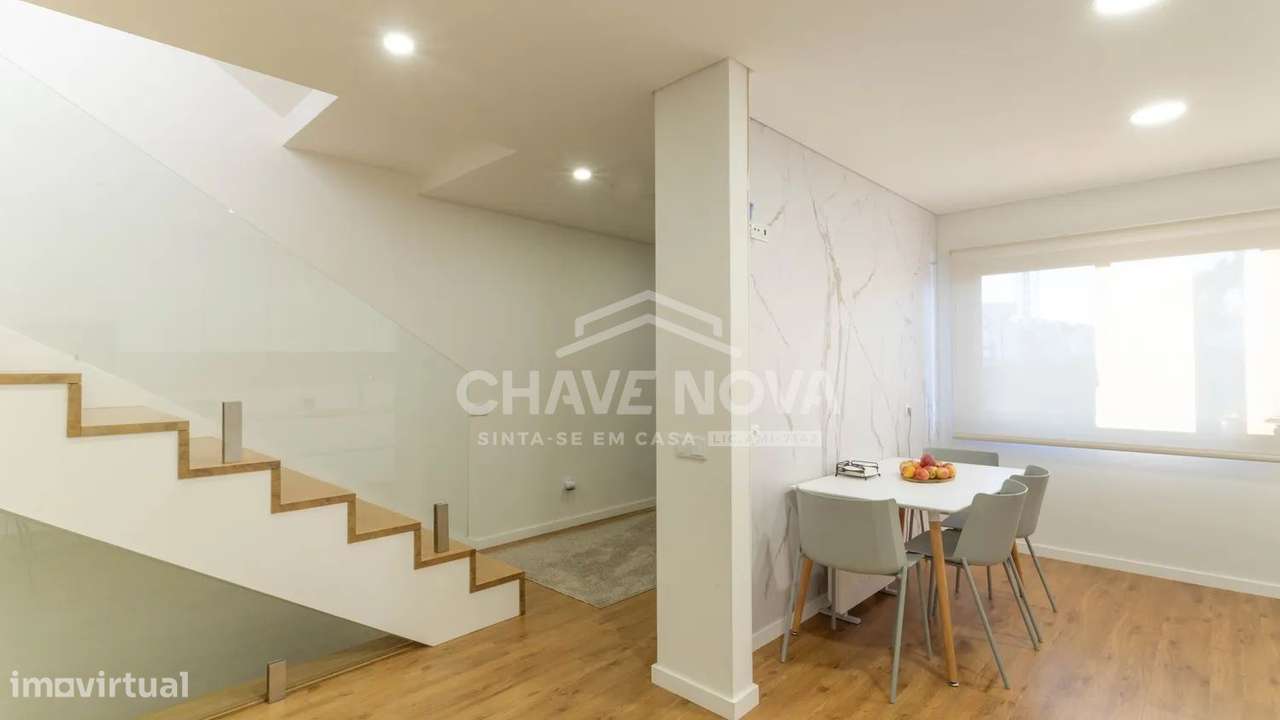 Moradia T3+1 em Canelas-Ref.MAD/02205/MH-13