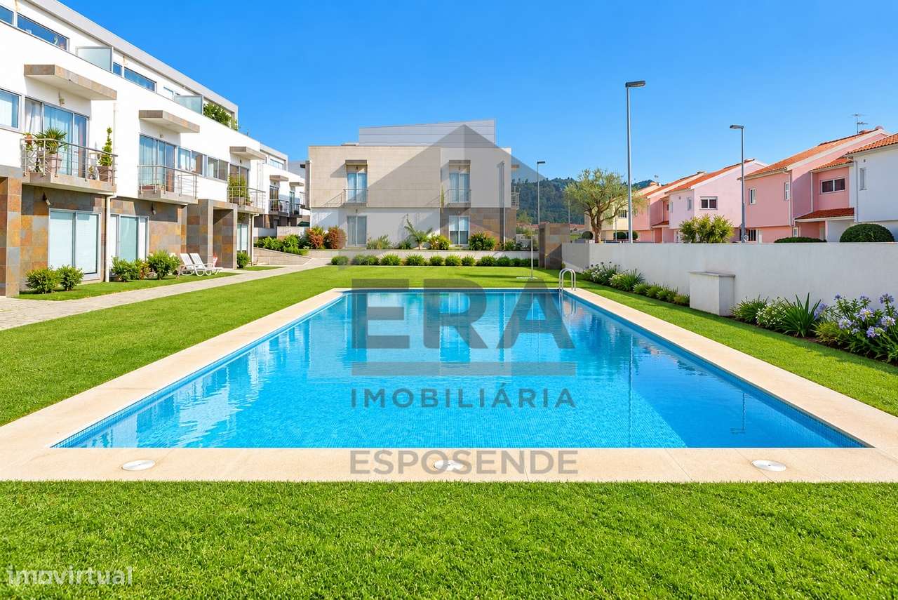 Apartamento T4 CF em Cepães, Marinhas-0
