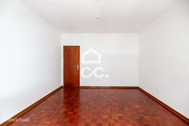 Apartamento T3 com sótão e cozinha equipada no centro do Avelar.-10
