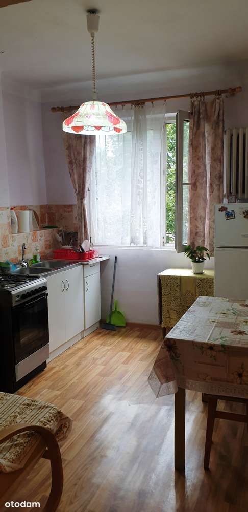 STARE BIELANY!.Kameralny budynek otoczony zielenią,ciche. Piwnica 6,75-6