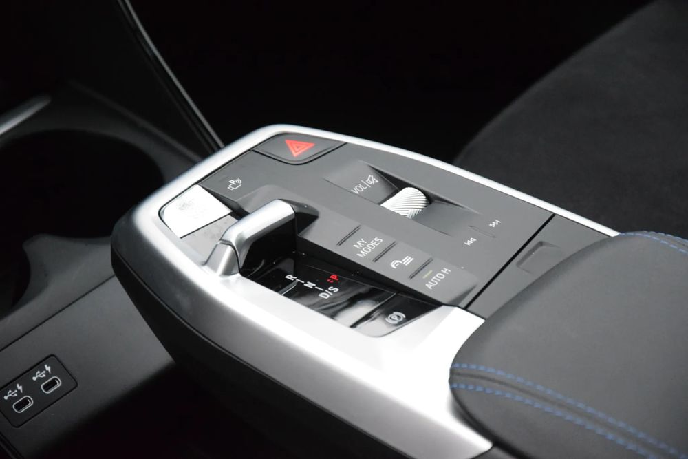 BMW Seria-2 1.5 Plugin Hybrid 245 KM — zdjęcie 7