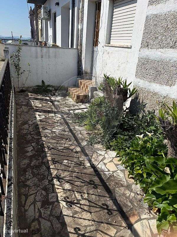 Moradia T2 para venda - Grande imagem: 2/18