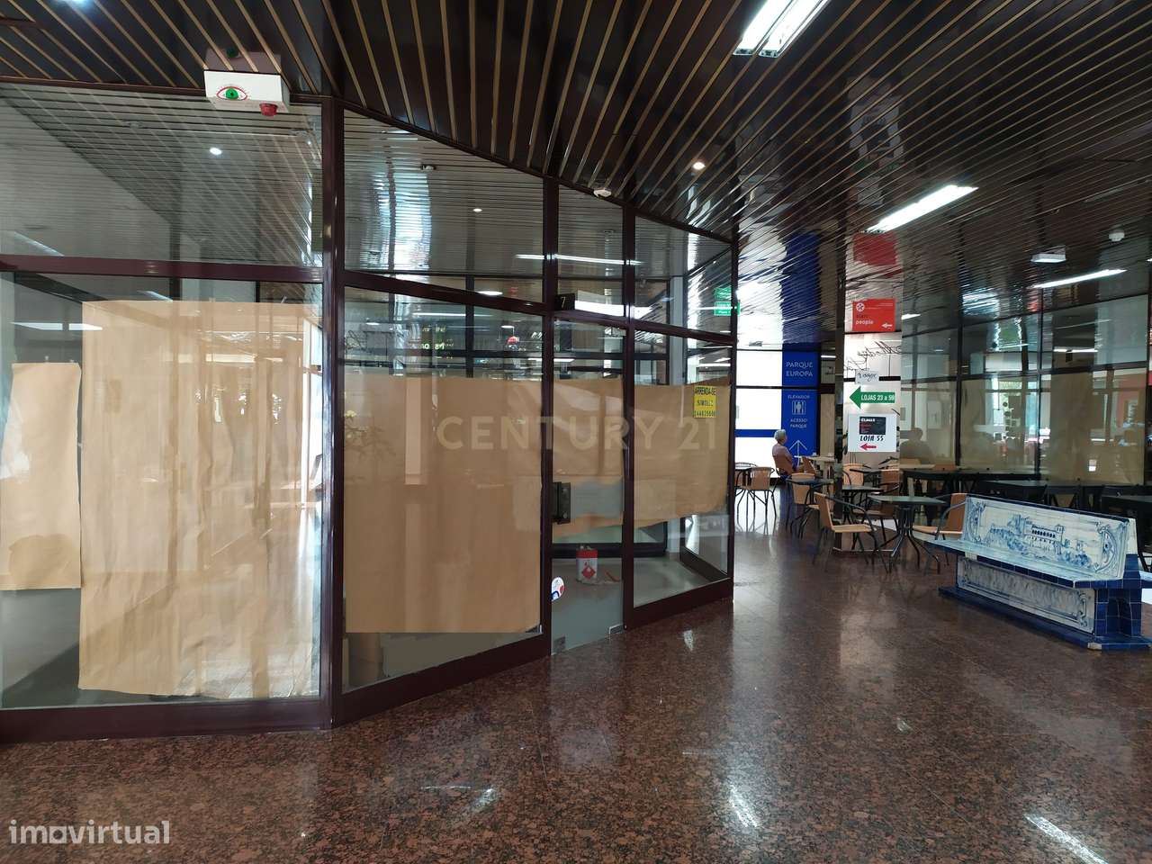 Loja para arrendar em zona privilegiada da Cidade de Leiria - Edifício - Grande imagem: 2/6