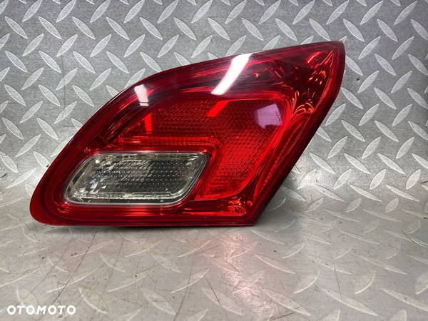 LAMPA W KLAPE PRAWA OPEL ASTRA IV J HATCHBACK 5D 5 DRZWI ORYGINAŁ EUROPA - 1