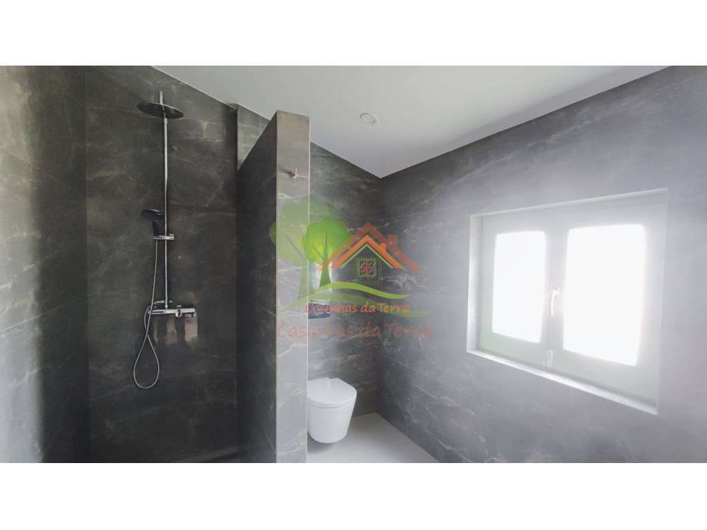 Terreno rústico com vista de mar e casa - Grande imagem: 2/33