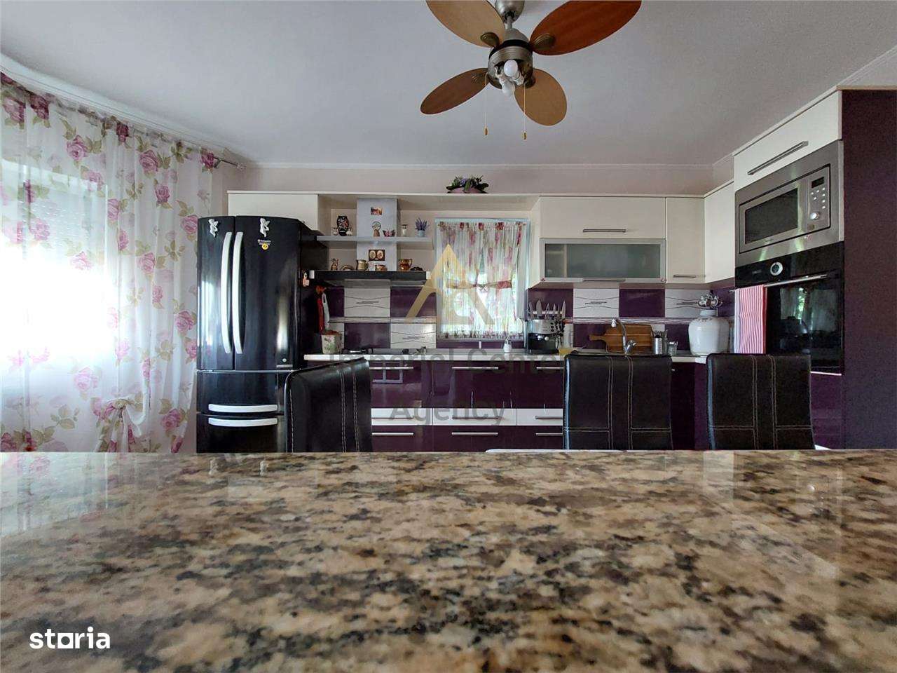 Vila de vanzare P+1 si  4200 mp teren in Com Livezi-5