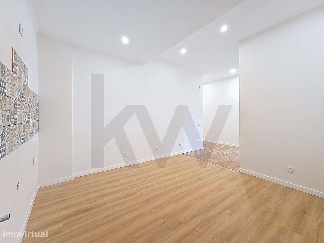 Loja de 217 m2 transformada em habitação de 10 quartos, podendo ser di - Grande imagem: 4/36