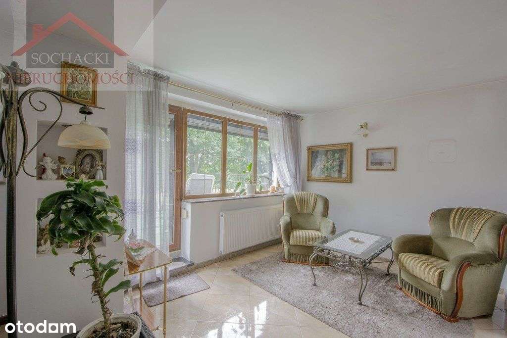 Duży dom w spokojnej okolicy-8