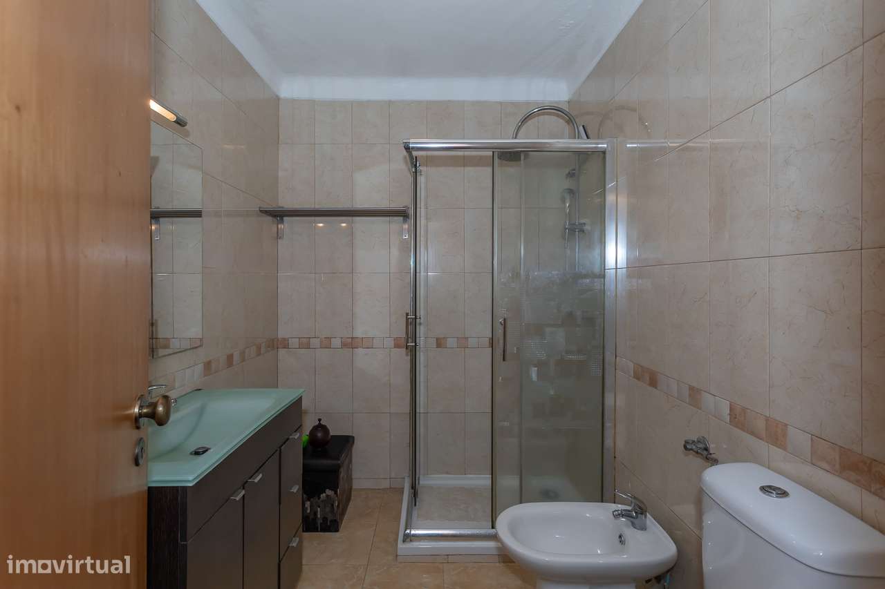 T3 em bom estado de conservação no Algueirão-10