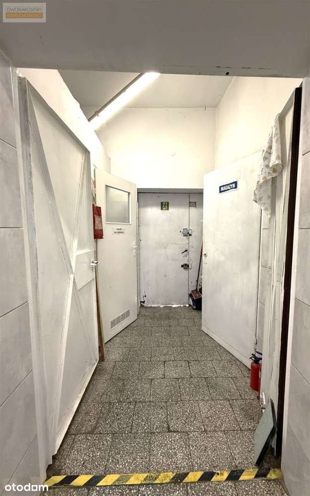 Lokal użytkowy w centrum miasta na sprzedaż-12