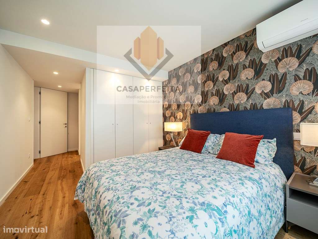 Apartamento T2 de Luxo com Varanda, Lugar de Garagem e Arrumo - Jun...-21