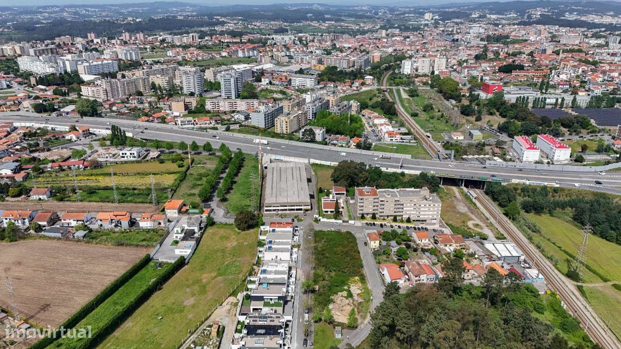 Lotes Moradias 2 e 3 Frentes, em Águas Santas, Prontos a Construir-17