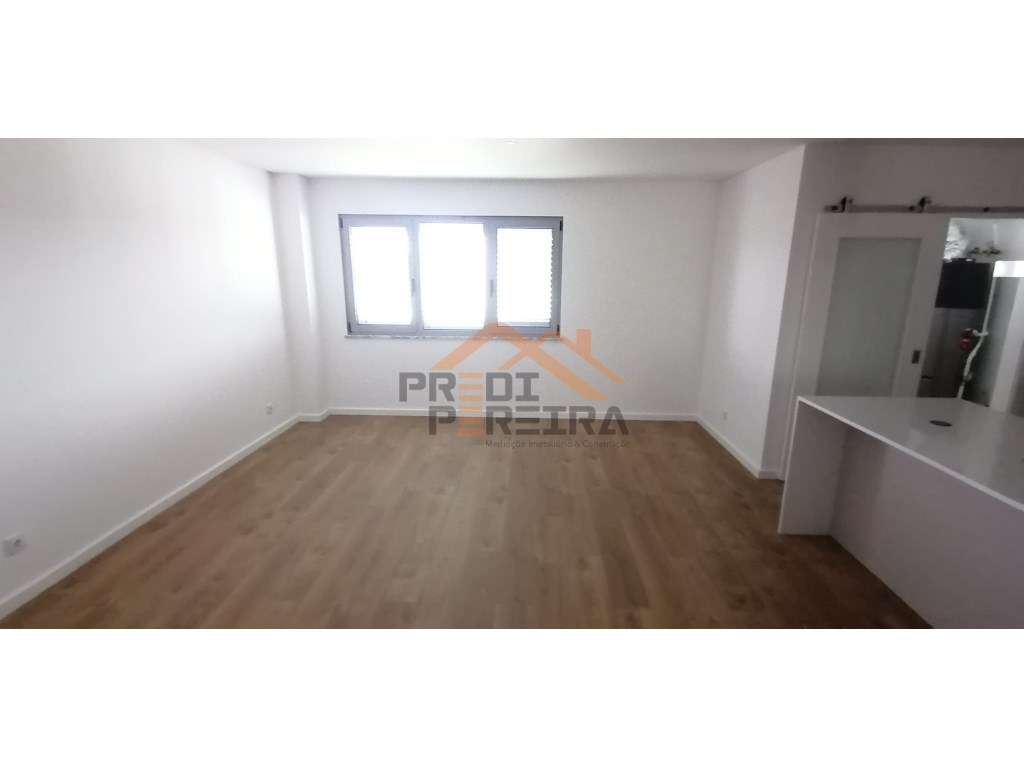 *Última fração disponível*
T2 com arrecadação, situado na Quinta d... - Grande imagem: 4/28