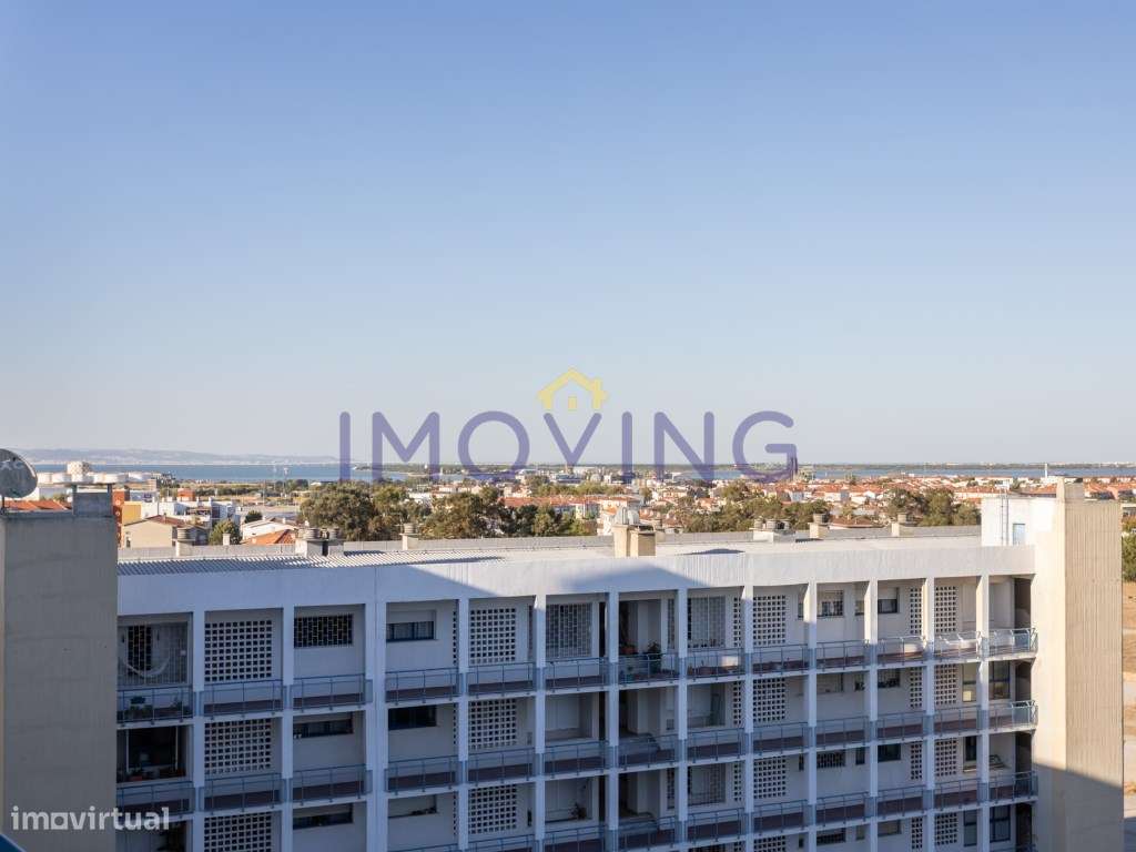 Apartamento T2 com parqueamento e arrecadação no Barreiro-5