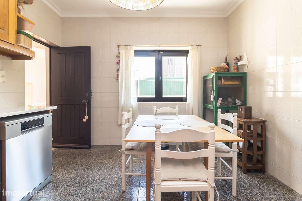 Moradia T5 isolada, Garagem , Quinta Charnequinha-47
