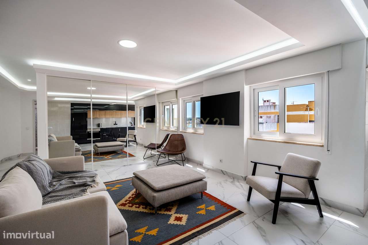 Exclusivo Apartamento T2 | Único Apartamento no 7º Piso | Vista Rio |-3