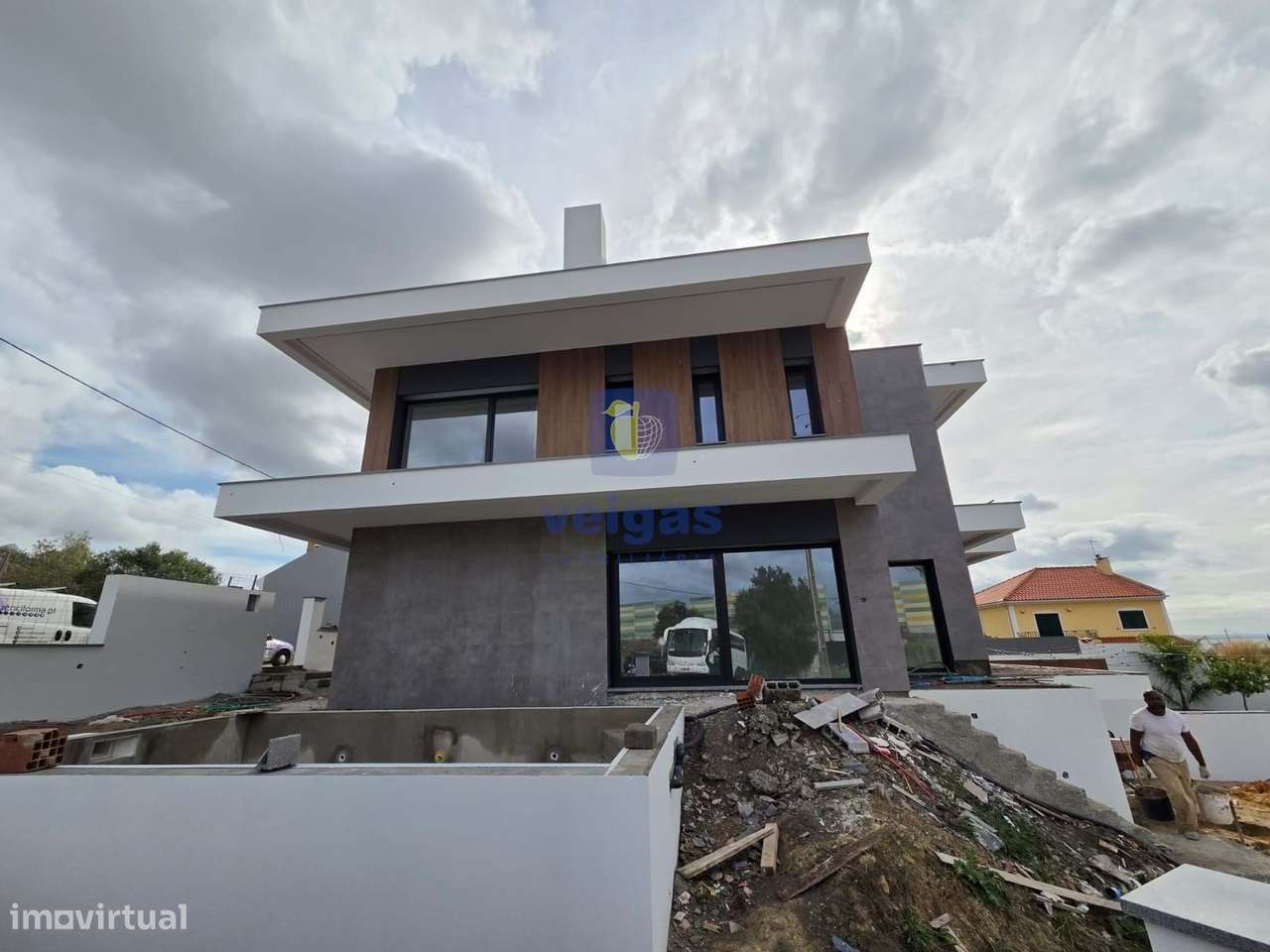 Moradia T4 C/ Piscina -  Bairro Primavera-6