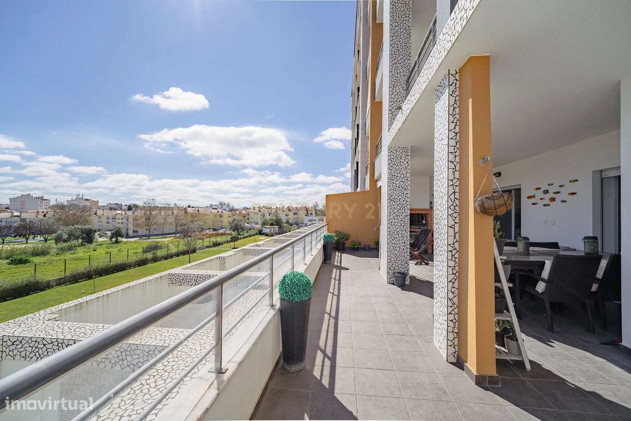 Apartamento T2 Duplex com terraço em condomínio privado-30