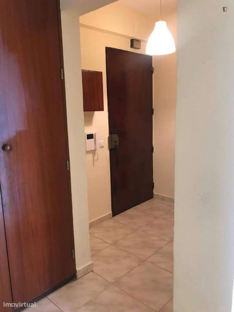 Quarto - localizado em Telheiras Lisbon - Grande imagem: 2/7