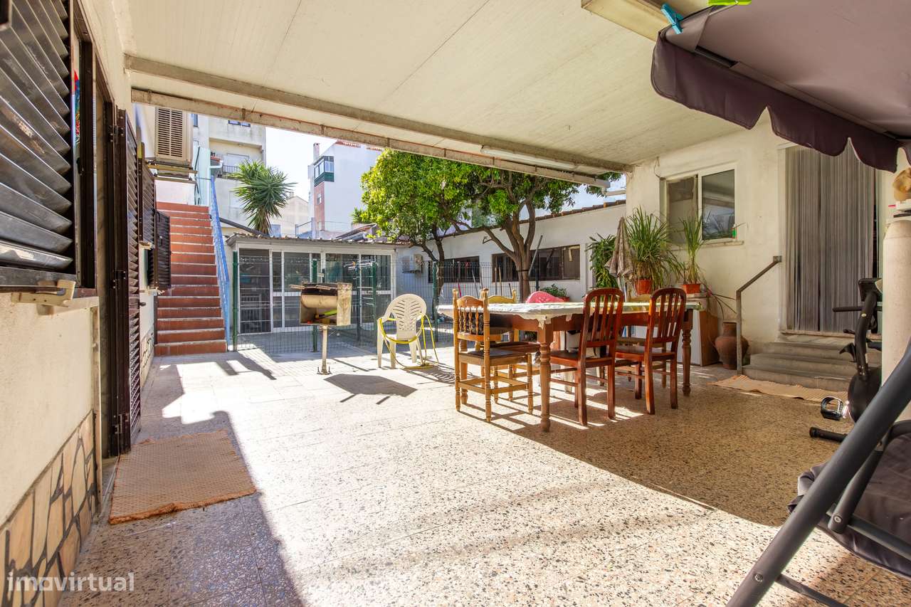Moradia T2+1 com Anexo Independente, Garagem, Terraço e Adega – Q cd-22