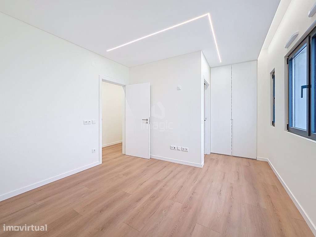 MORADIA T4 NOVA EM MAFRA.-20