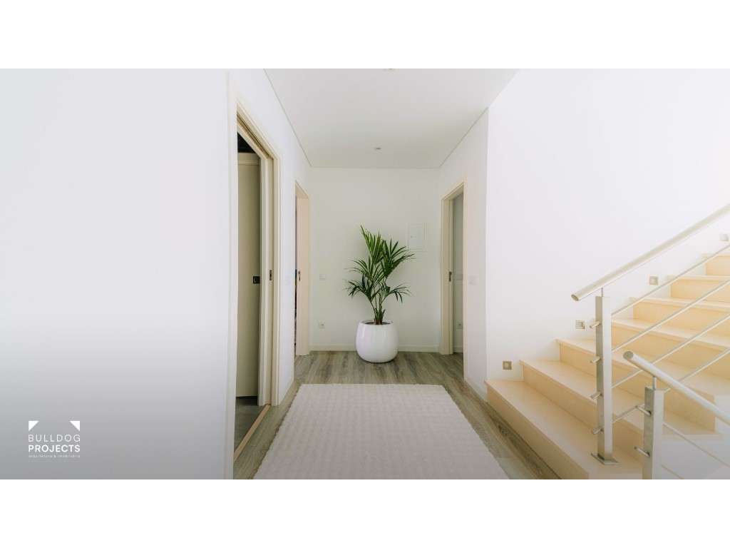 Moradia Isolada T4 Triplex Venda Coimbra-44