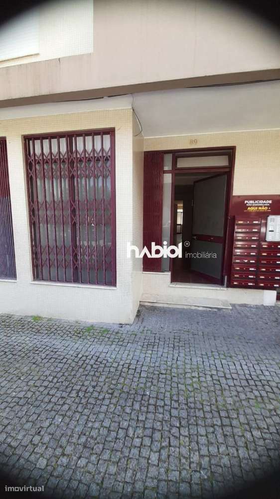 Loja Comercial - Rua Elias Garcia - Arcozelo - Barcelos - Grande imagem: 2/7