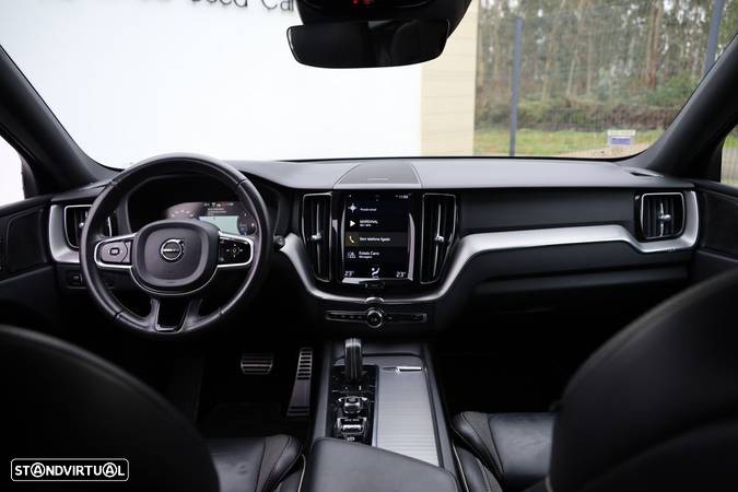 Volvo XC 60 2.0 B4 R-Design - 11