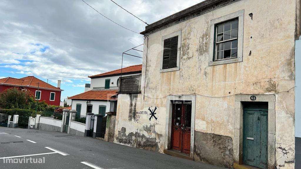 Moradia Antiga por recuperar com 2 pisos no Funchal - Ilha da Madeira - Grande imagem: 4/33