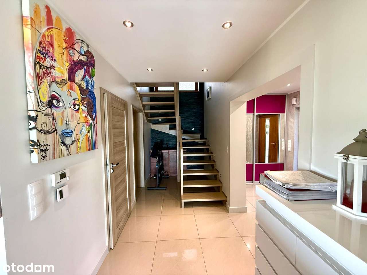 Duży dom do zamieszkania w Komarnie. Polecam-9