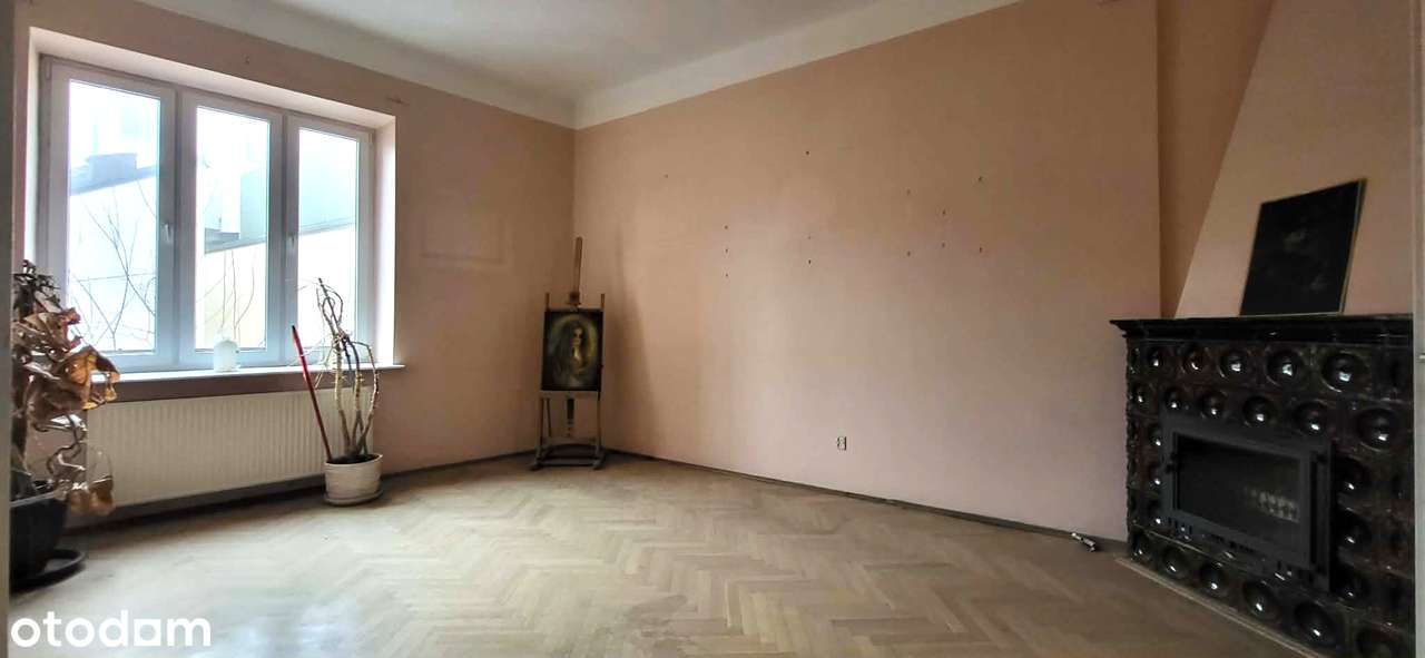 Zadbana narożna Kamienica-okolice Rynku Głównego-10