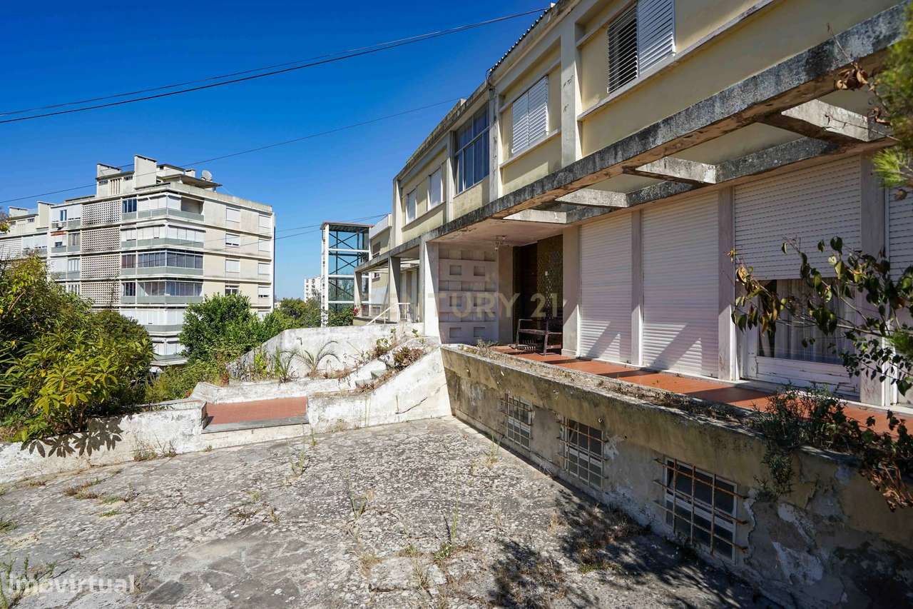 Moradia T6+2 nos Olivais, com Garagem e Jardim - Grande imagem: 5/60