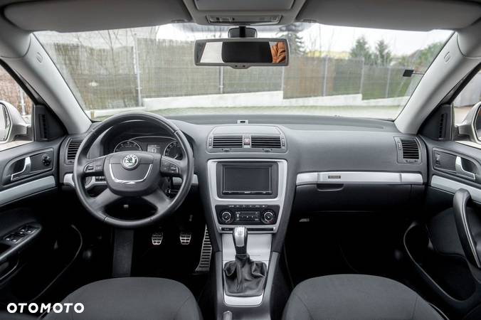 Skoda Octavia Combi 1.8 TSI 4x4 Scout - 17